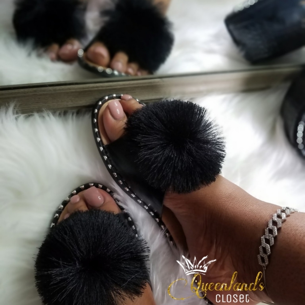 Pom pom sandals read description